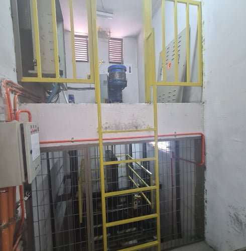 Reparaciones Mayores reemplazo de maquina de tracción de ascensor Edificio Tabancura 5