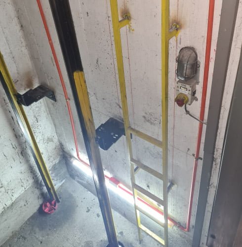 Reparaciones Mayores reemplazo de maquina de tracción de ascensor Edificio Tabancura 6