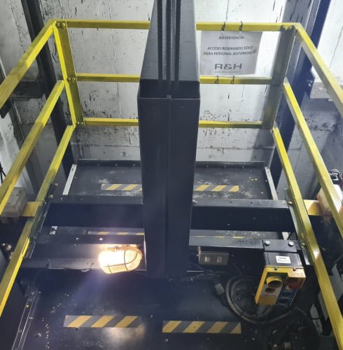 Reparaciones Mayores reemplazo de maquina de tracción de ascensor Edificio Tabancura 4
