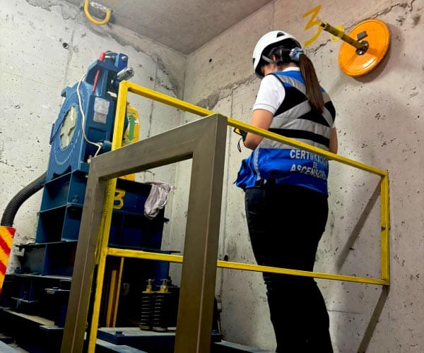 certificacion-de-ascensores-de-edificio-cumbres Certificación de ascensores en el Edificio Cumbres